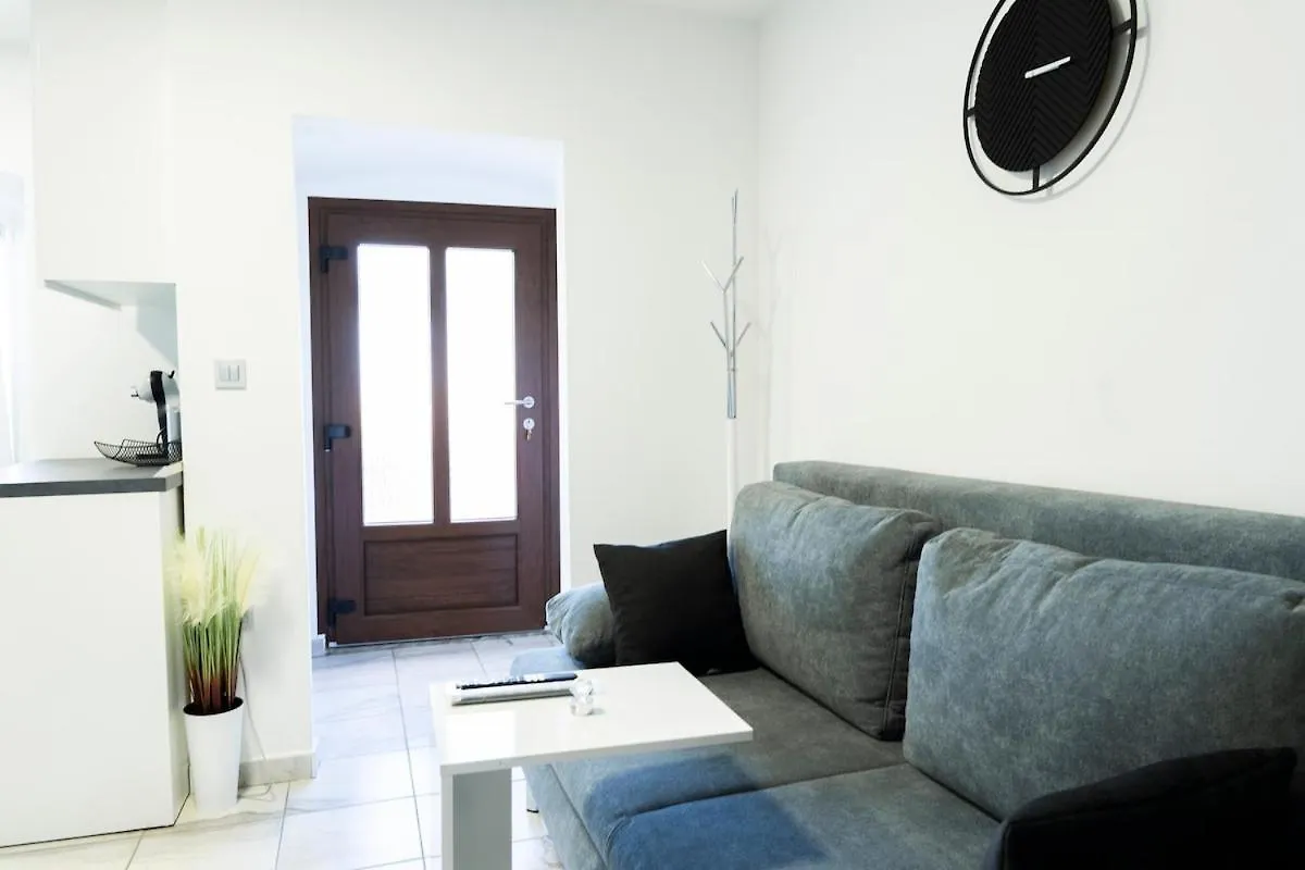New Lovely Flat With Stunic View, Comfort Terrace,7001 Drenje  Drenje (Istria)